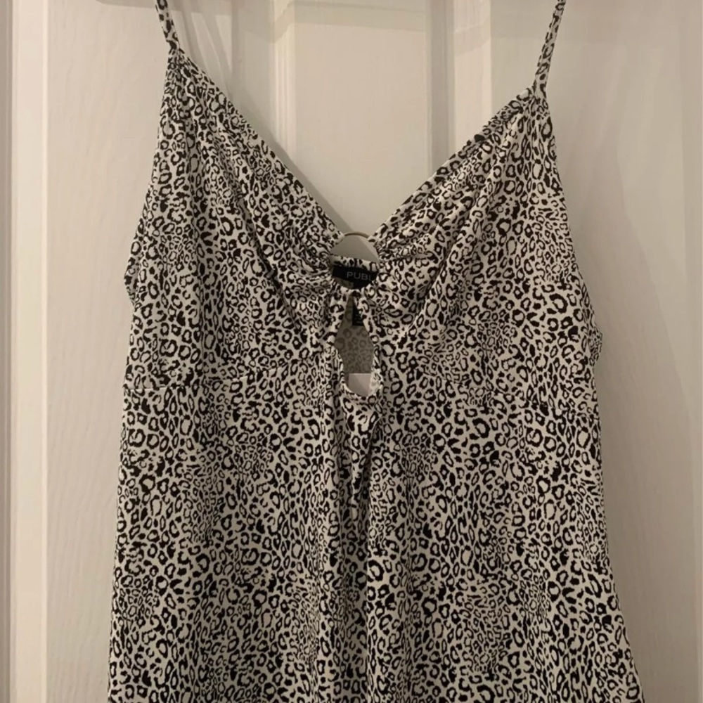 Dress - Picture 2 of 3